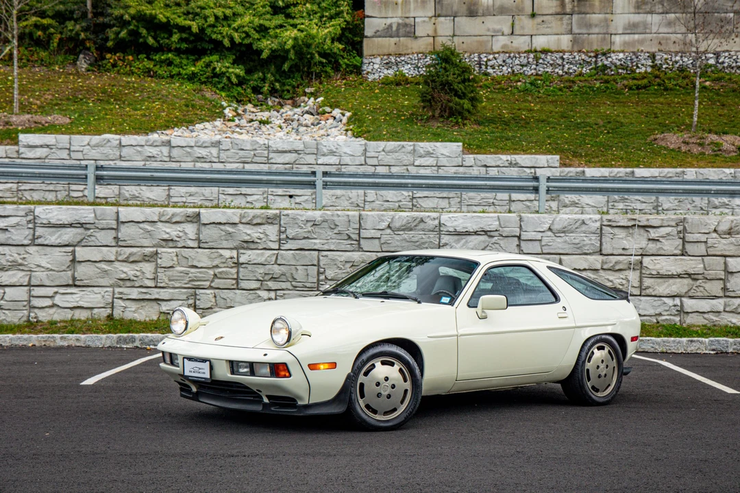1984 Porsche 928 S - Image 25 of 31