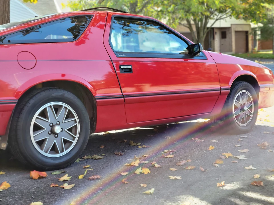 1985 Chrysler Laser - Image 24 of 31