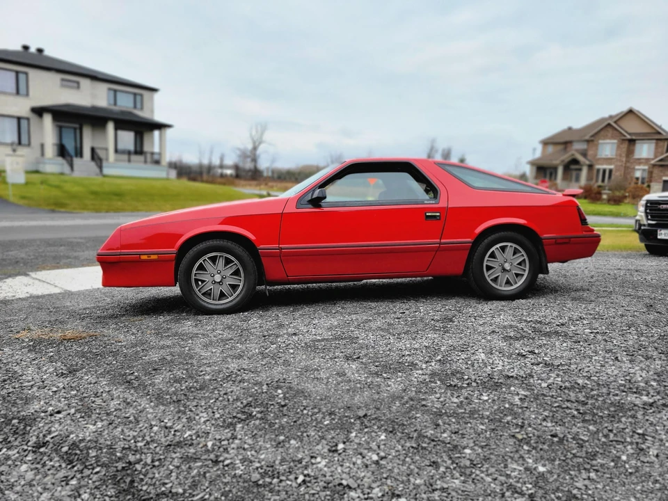 1985 Chrysler Laser - Image 15 of 31