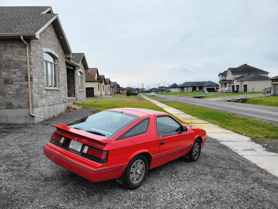 1985 Chrysler Laser - Image 9 of 31