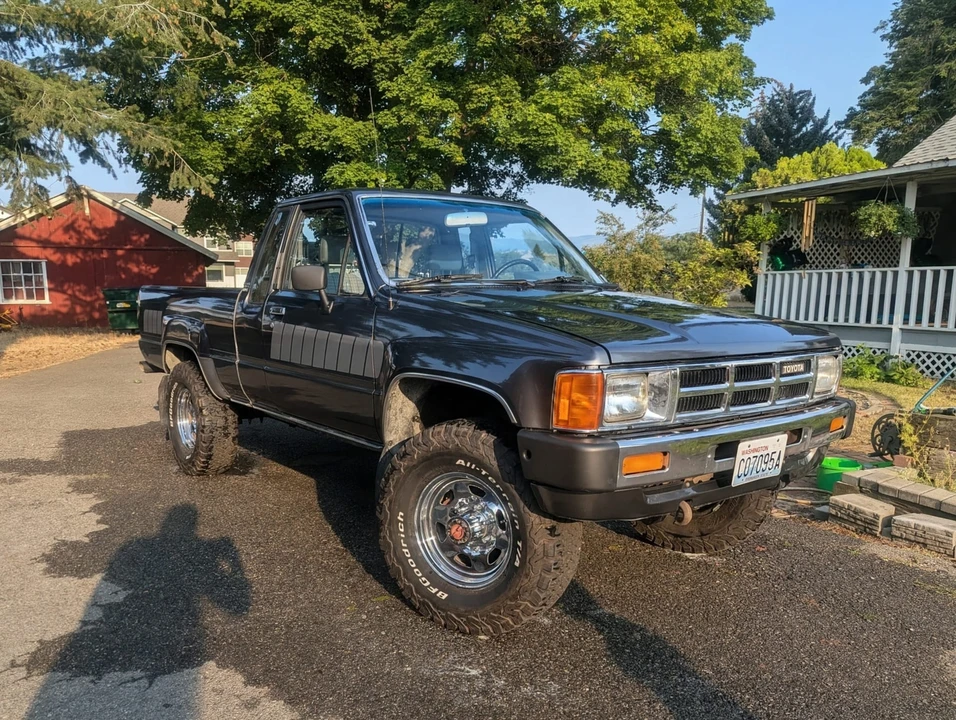 1985 Toyota Hilux 4th Gen - Image 14 of 31