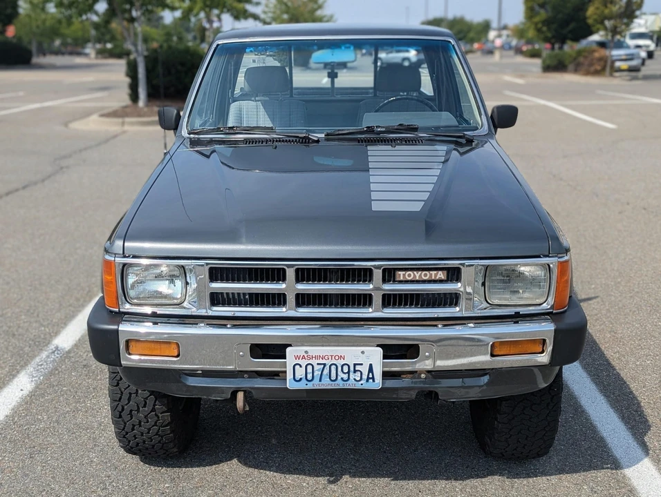 1985 Toyota Hilux 4th Gen - Image 8 of 31