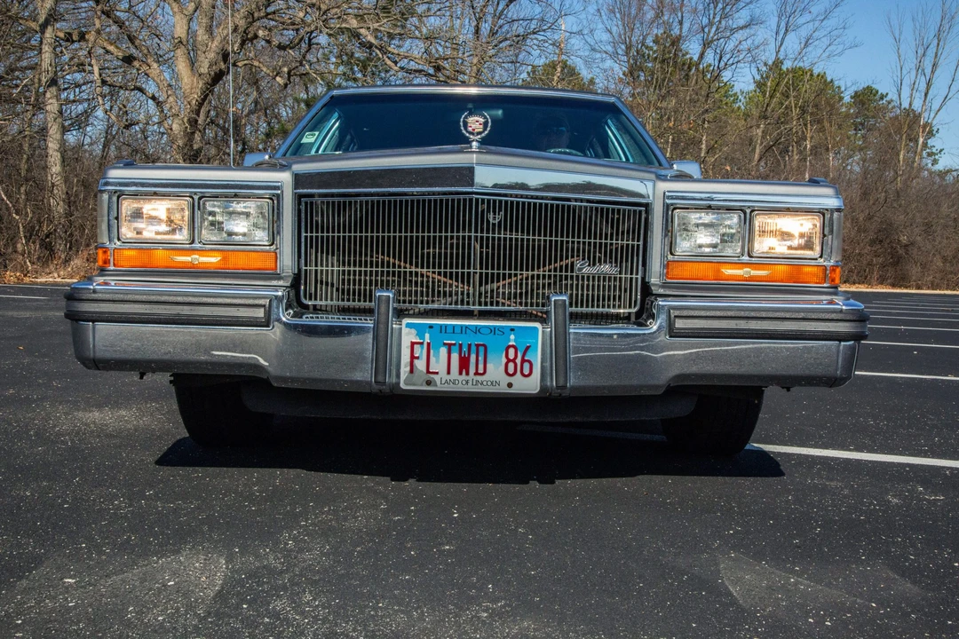 1986 Cadillac Fleetwood - Image 11 of 31