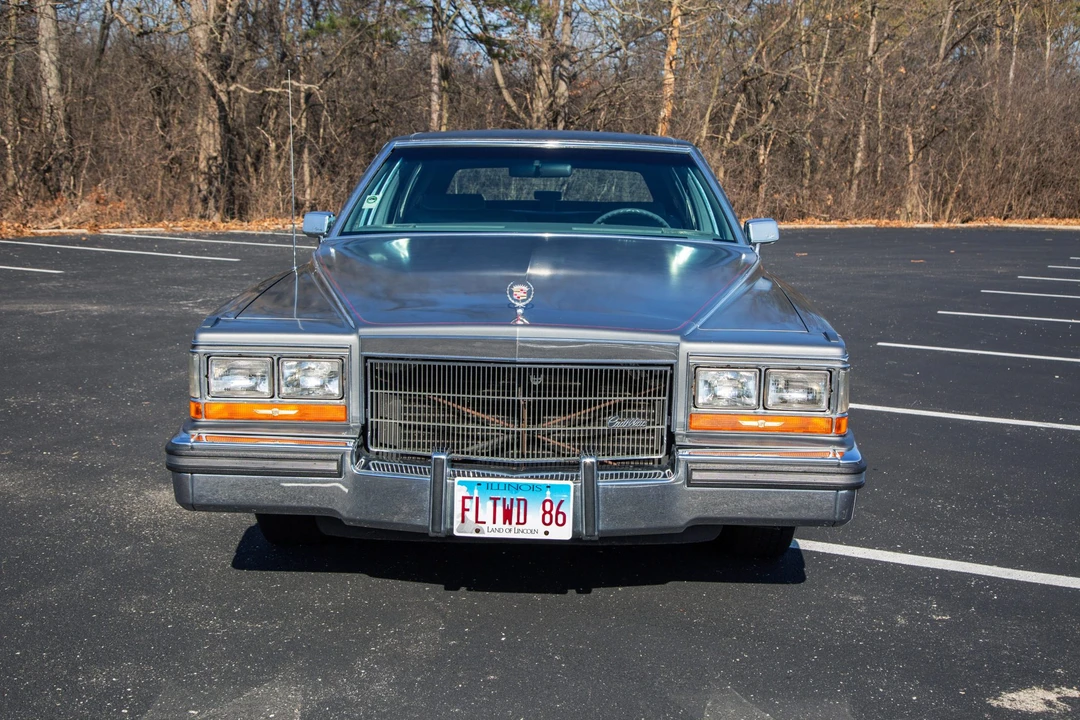 1986 Cadillac Fleetwood - Image 10 of 31