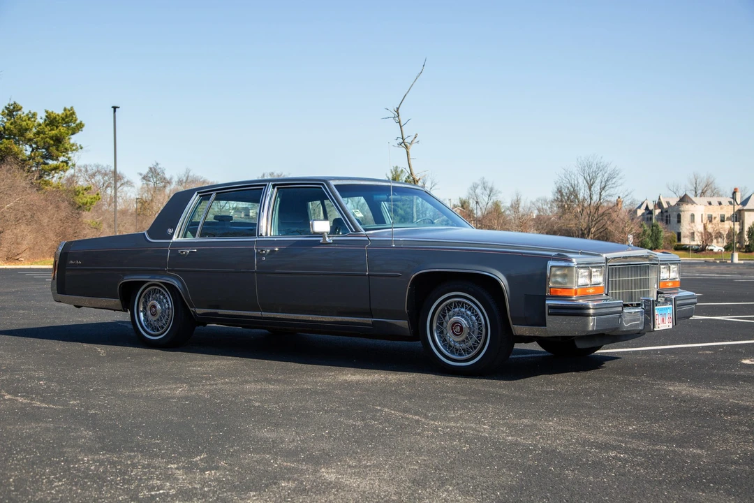 1986 Cadillac Fleetwood - Image 9 of 31