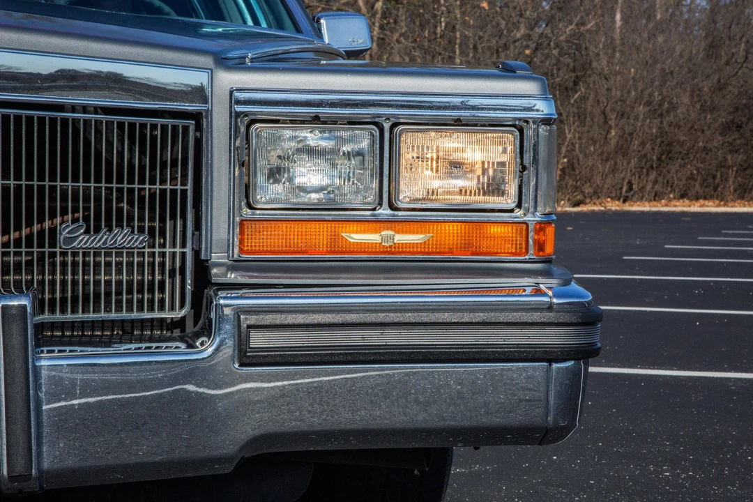 1986 Cadillac Fleetwood - Image 14 of 31
