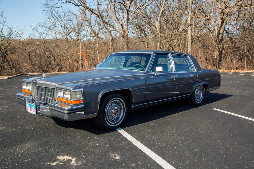 1986 Cadillac Fleetwood - Image 2 of 31
