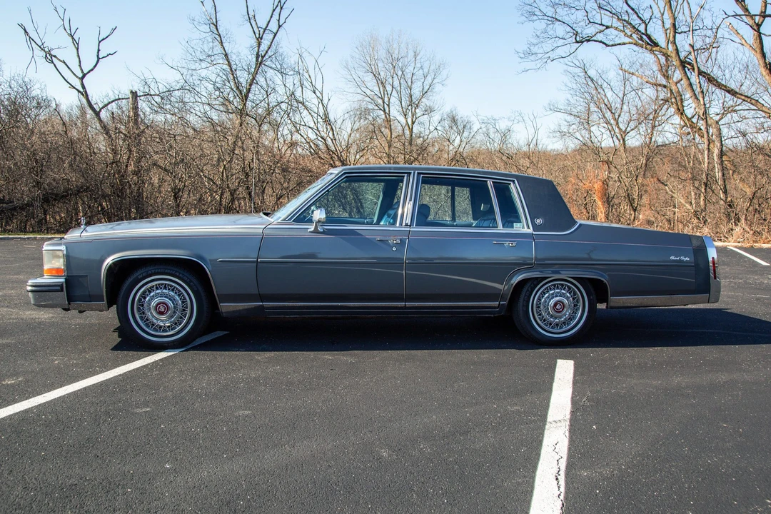 1986 Cadillac Fleetwood - Image 3 of 31