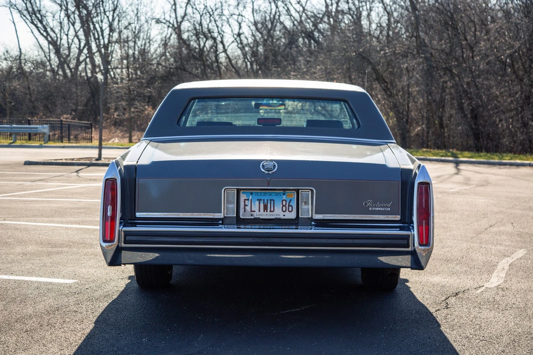 1986 Cadillac Fleetwood - Image 5 of 31