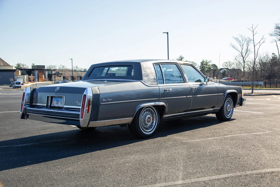 1986 Cadillac Fleetwood - Image 7 of 31