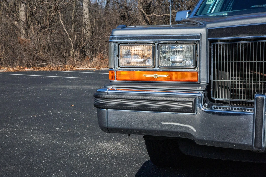 1986 Cadillac Fleetwood - Image 13 of 31