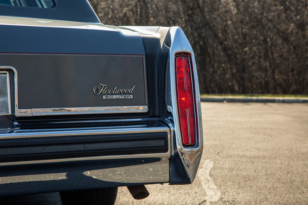 1986 Cadillac Fleetwood - Image 26 of 31