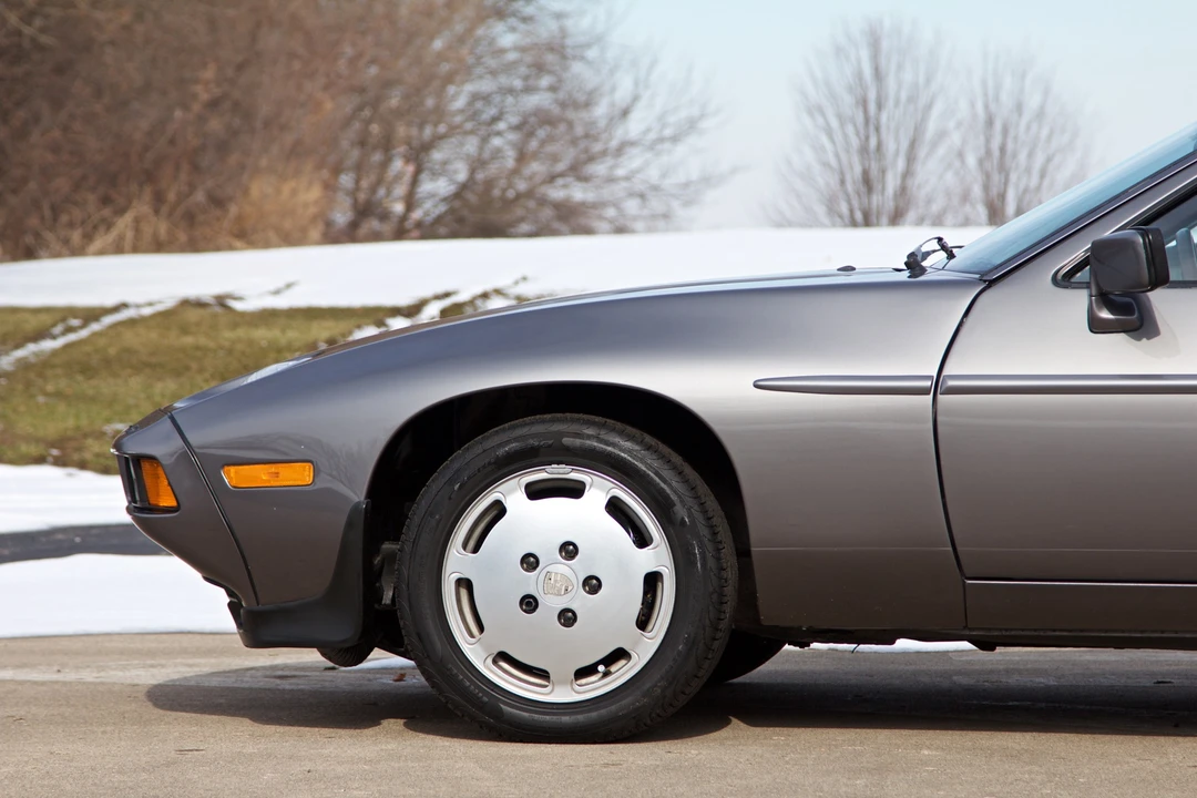 1986 Porsche 928 S - Image 16 of 31