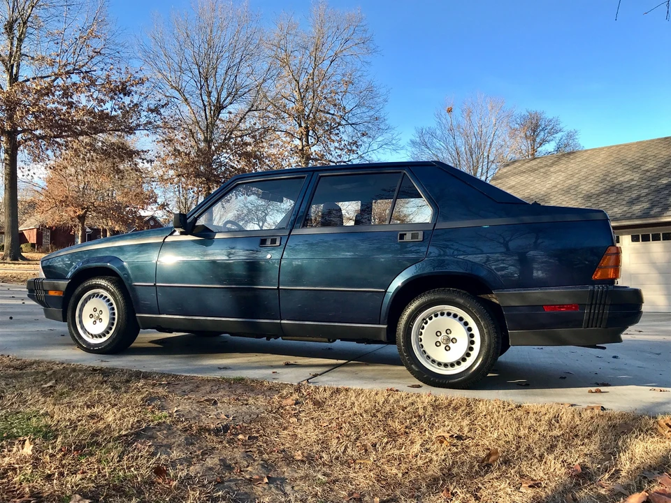 1987 Alfa Romeo 75/Milano - Image 5 of 31