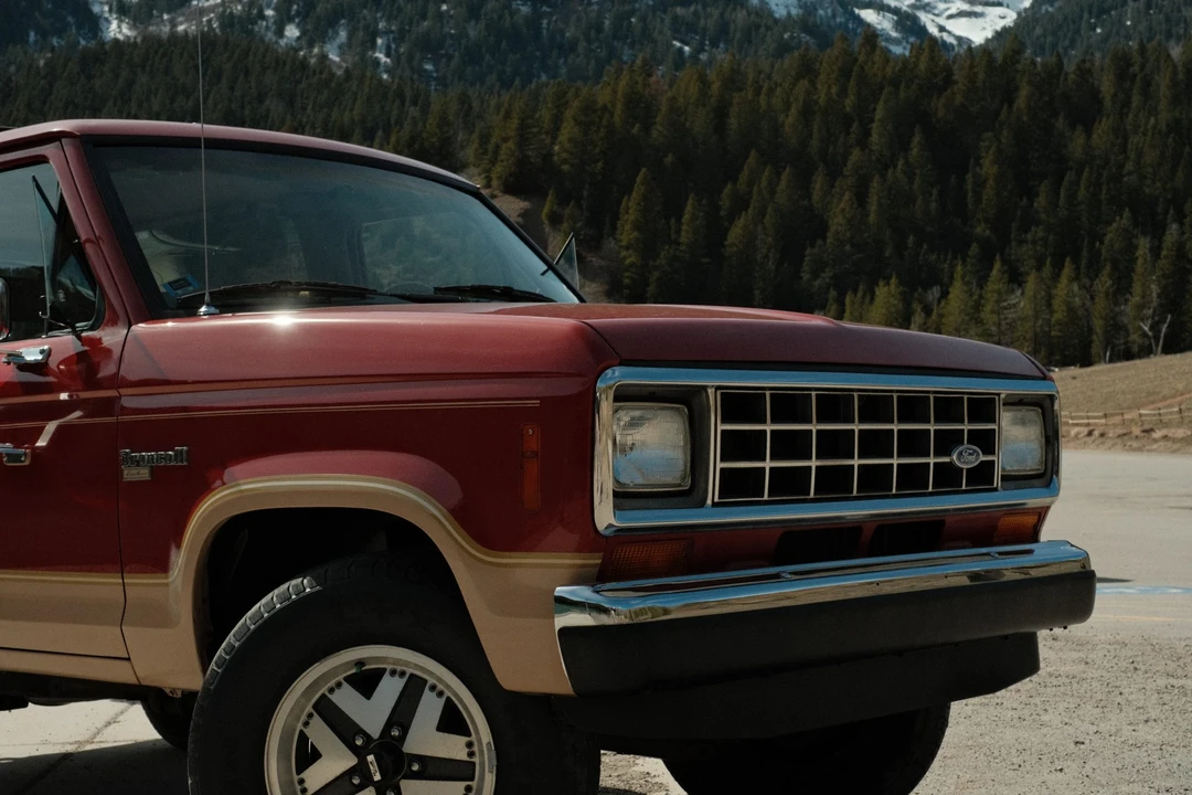 1987 Ford Bronco II - Image 8 of 31