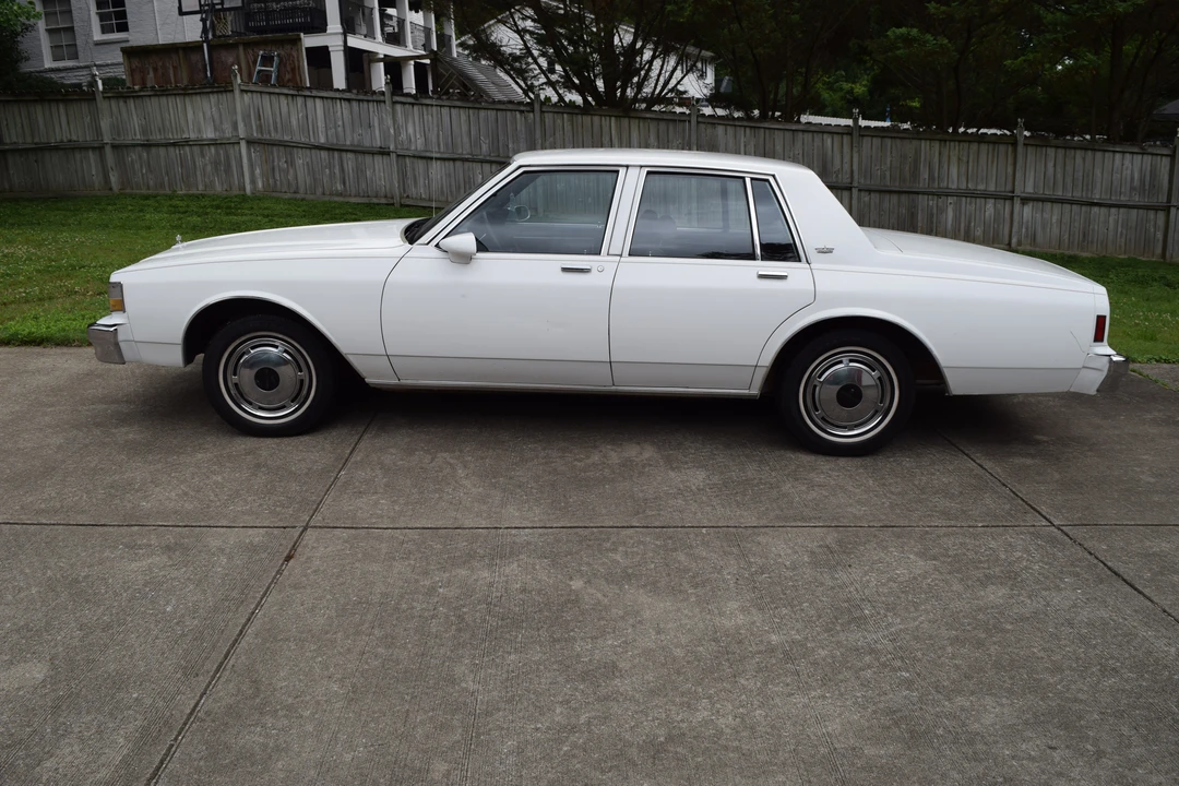 1989 Chevrolet Caprice - Image 7 of 31