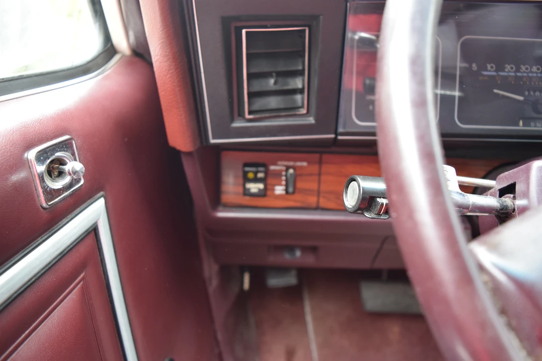 1989 Chevrolet Caprice - Image 23 of 31