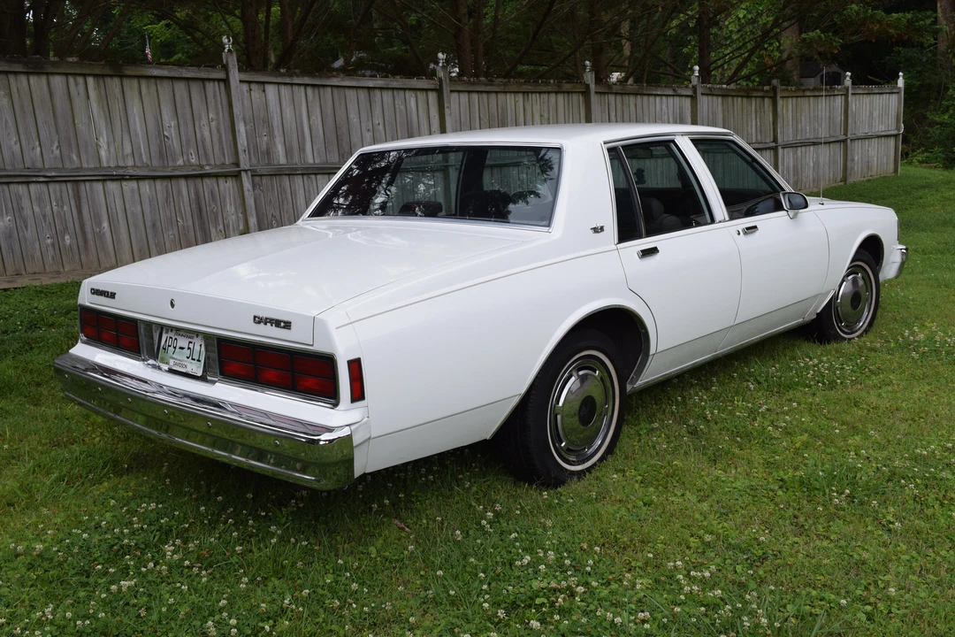 1989 Chevrolet Caprice - Image 5 of 31