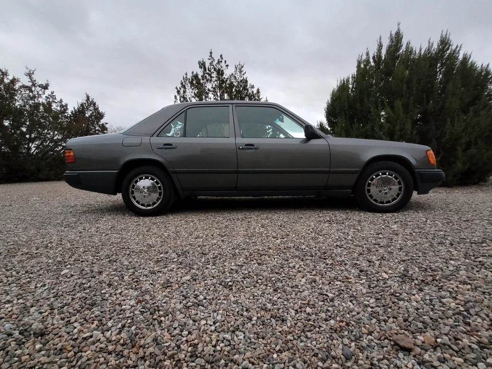 1989 Mercedes-Benz W124 E-Class - Image 8 of 31