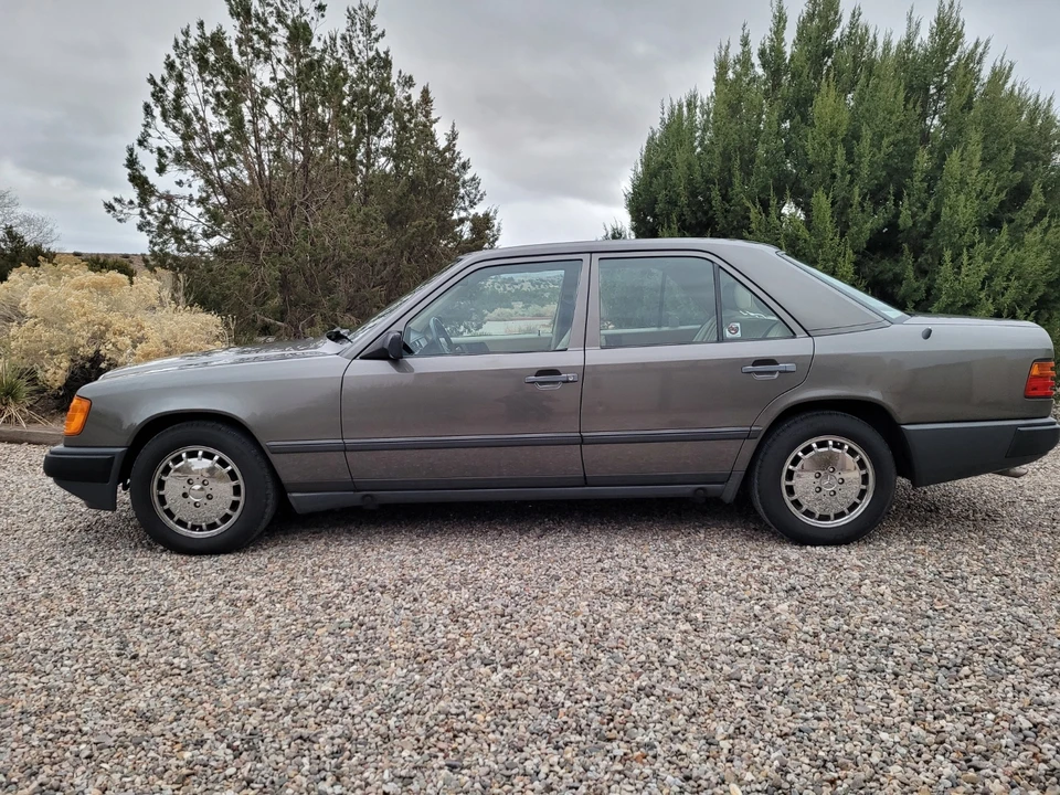 1989 Mercedes-Benz W124 E-Class - Image 4 of 31