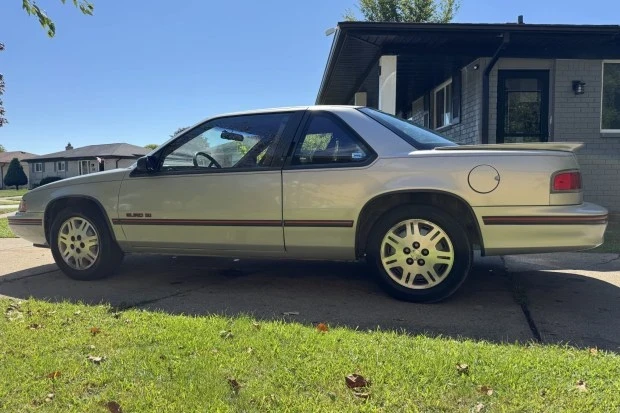 1990 Chevrolet Lumina - Image 3 of 7
