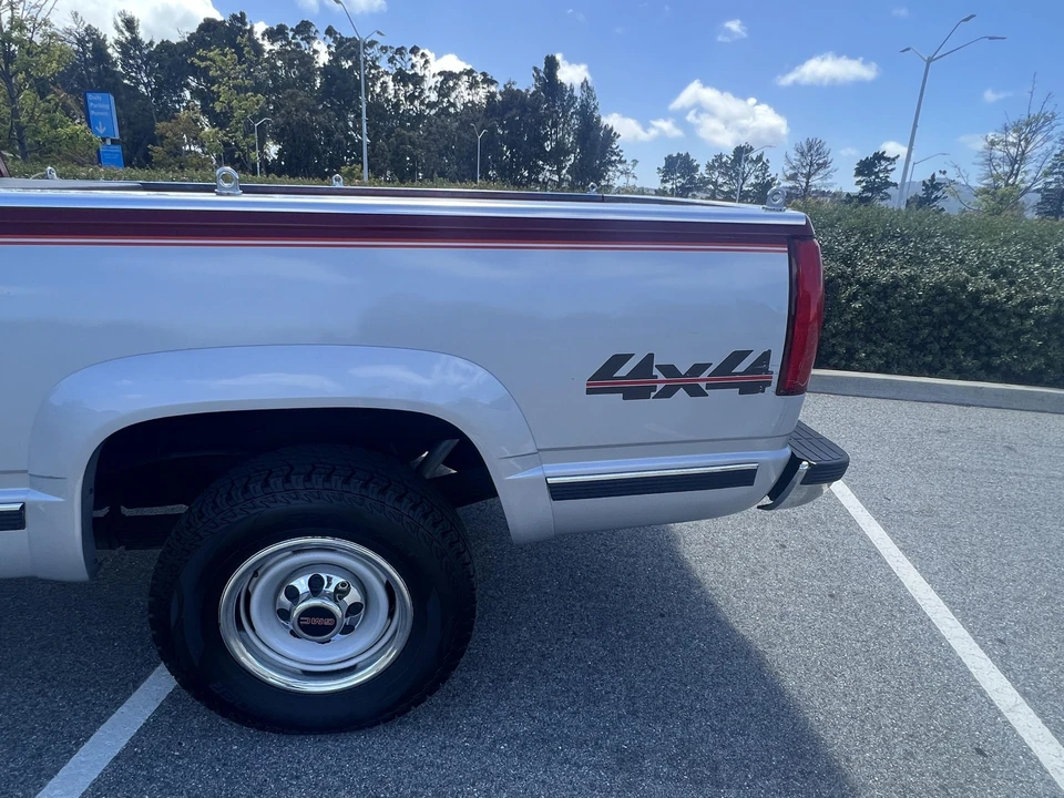1990 GMC Sierra 1st Gen - Image 27 of 31