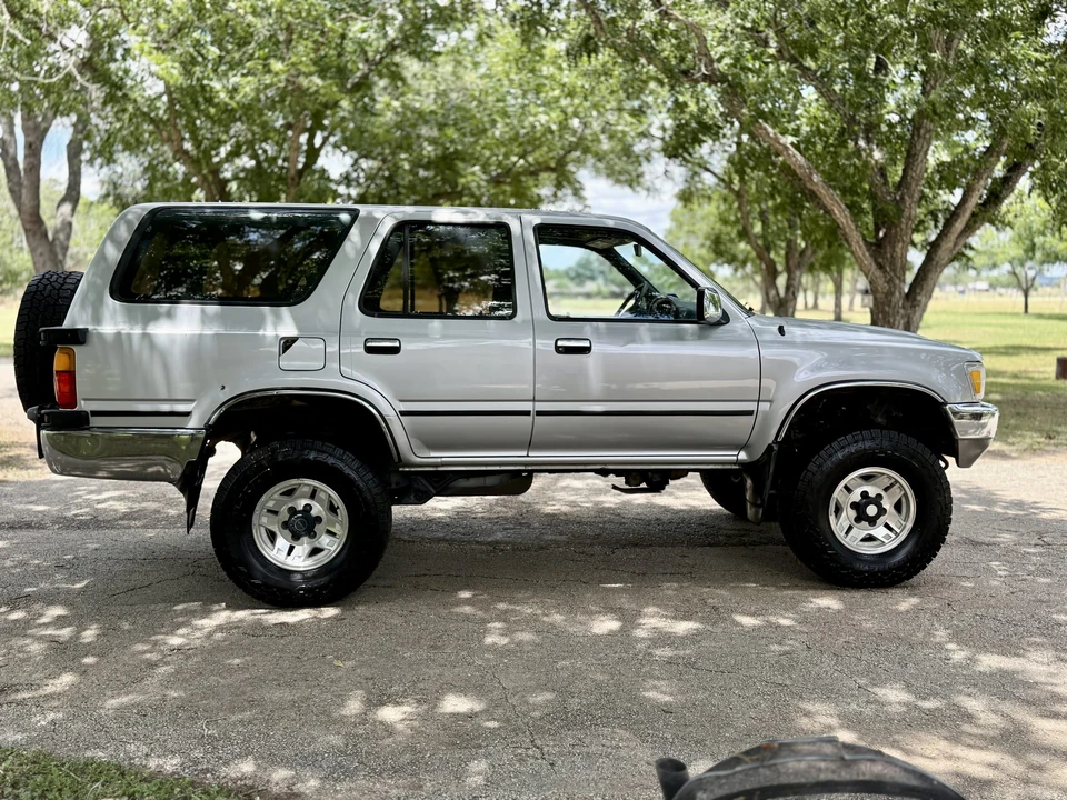 1990 Toyota 4Runner 2nd Gen - Image 5 of 31
