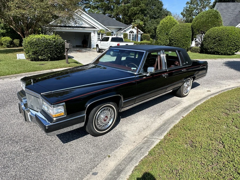 1991 Cadillac Brougham - Image 3 of 31
