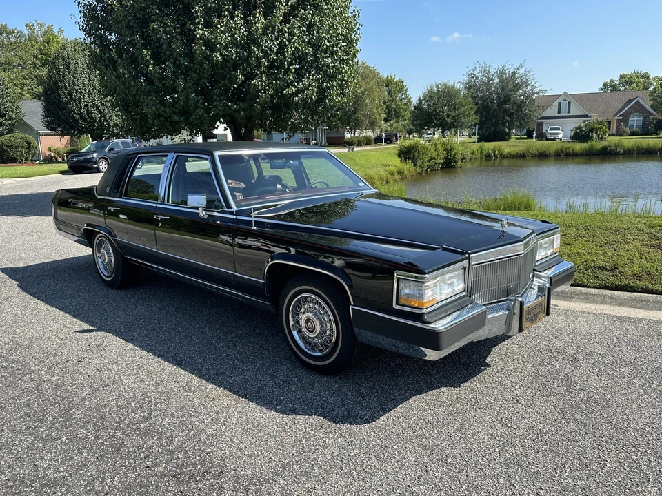 1991 Cadillac Brougham - Image 22 of 31