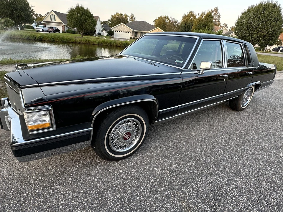 1991 Cadillac Brougham - Image 4 of 31