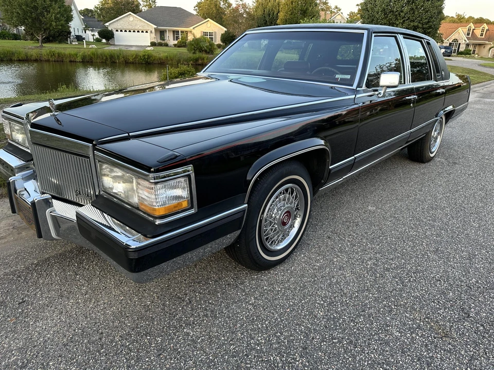 1991 Cadillac Brougham - Image 2 of 31