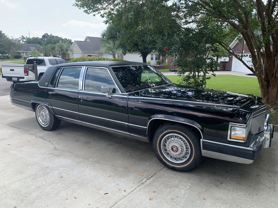 1991 Cadillac Brougham - Image 21 of 31