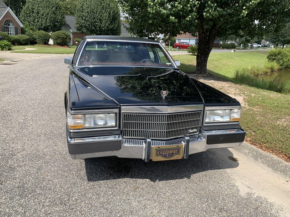 1991 Cadillac Brougham - Image 25 of 31