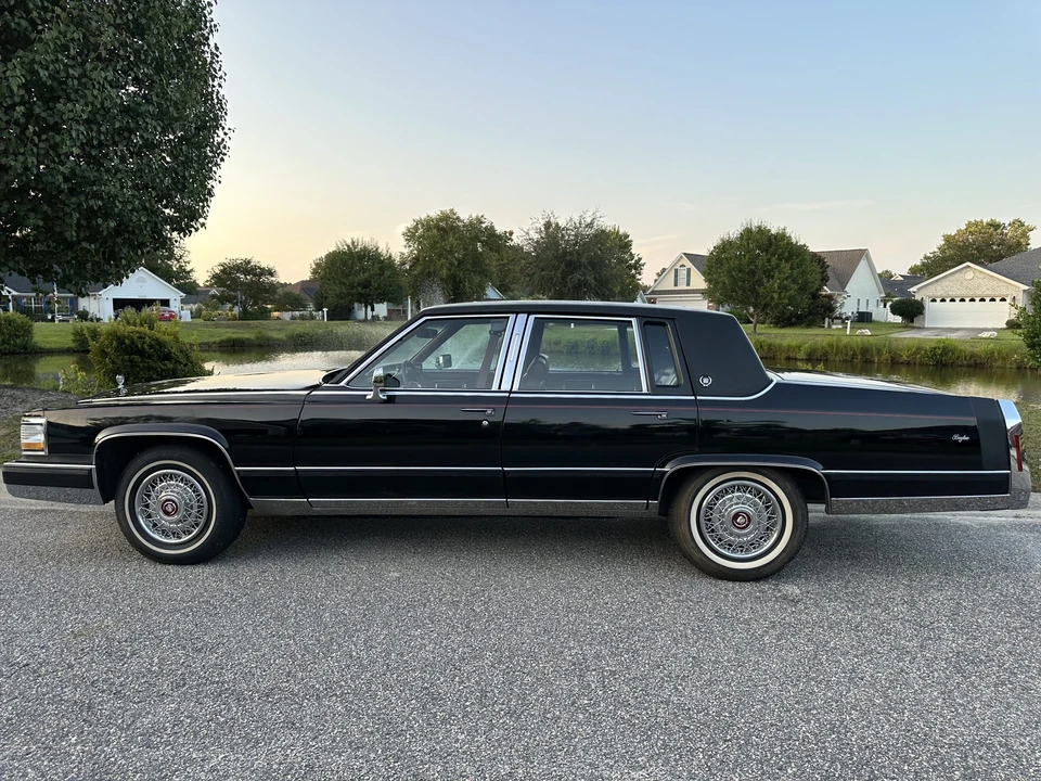 1991 Cadillac Brougham - Image 8 of 31