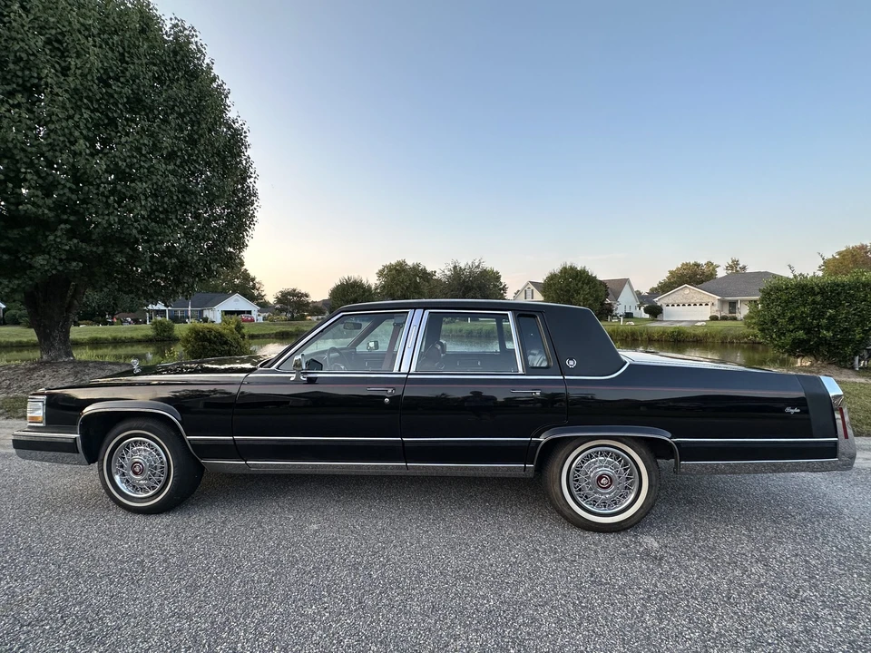 1991 Cadillac Brougham - Image 7 of 31