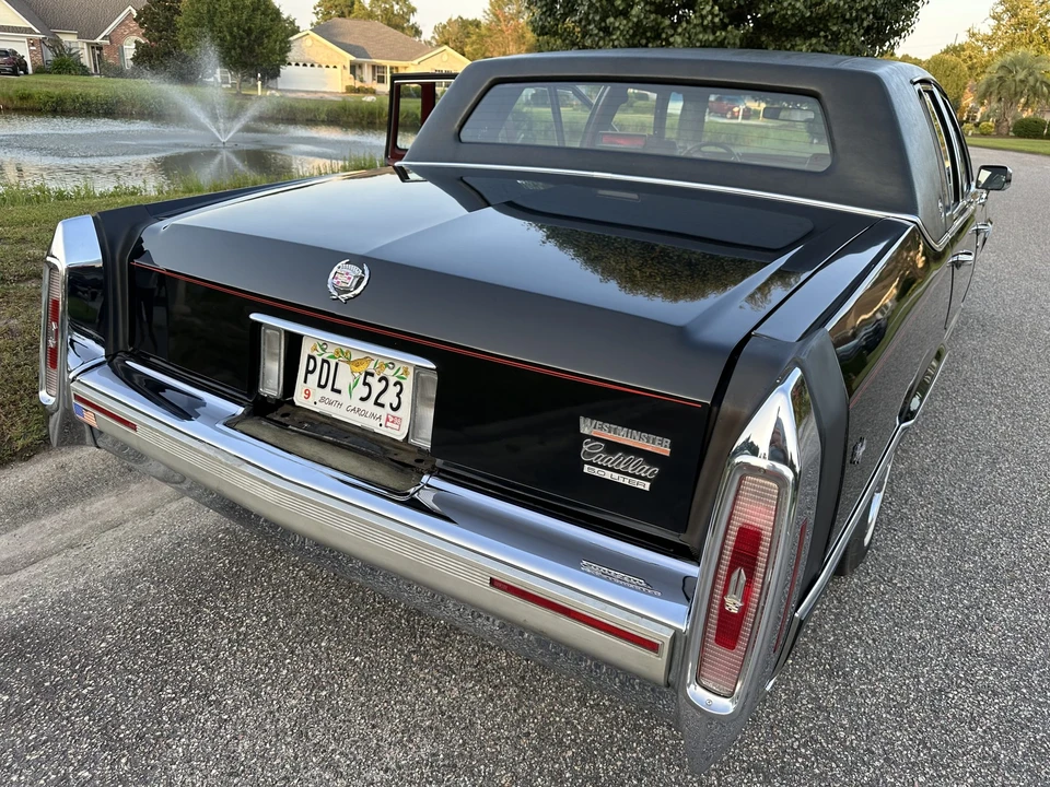 1991 Cadillac Brougham - Image 13 of 31