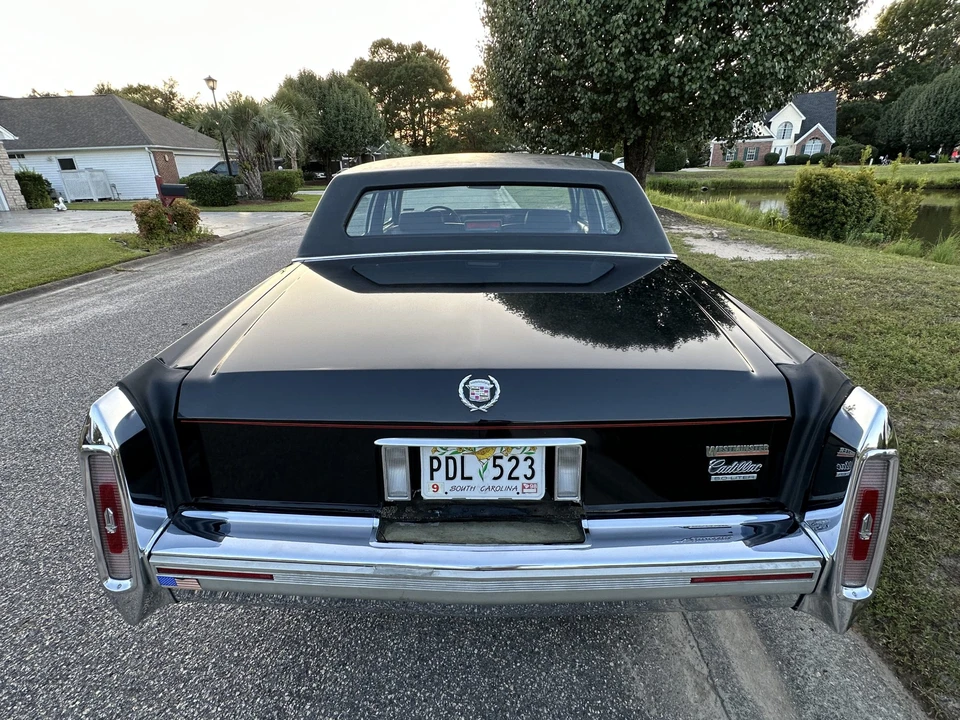 1991 Cadillac Brougham - Image 11 of 31
