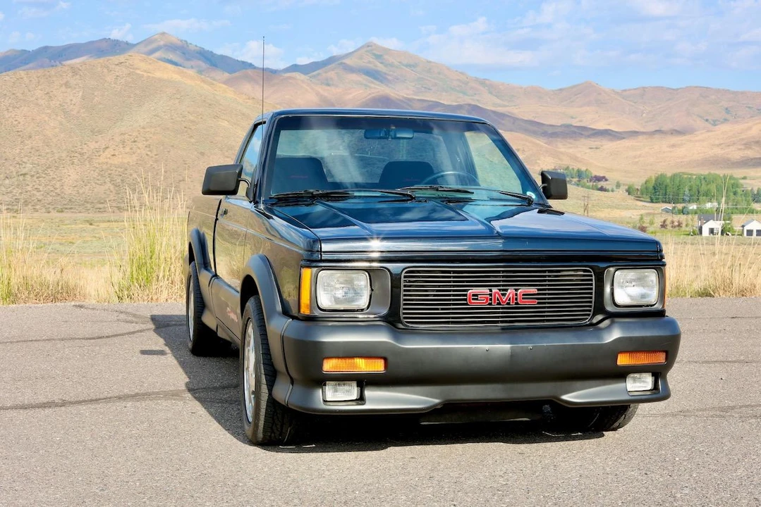 1991 GMC Syclone - Image 2 of 31
