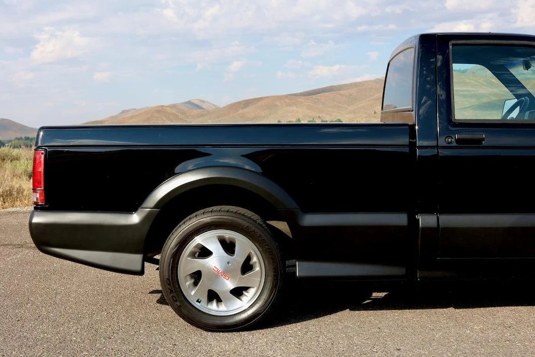 1991 GMC Syclone - Image 20 of 31