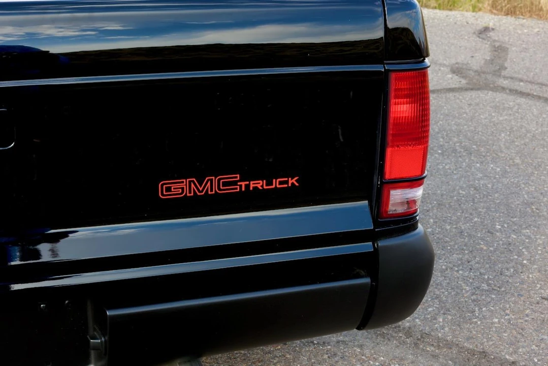 1991 GMC Syclone - Image 26 of 31