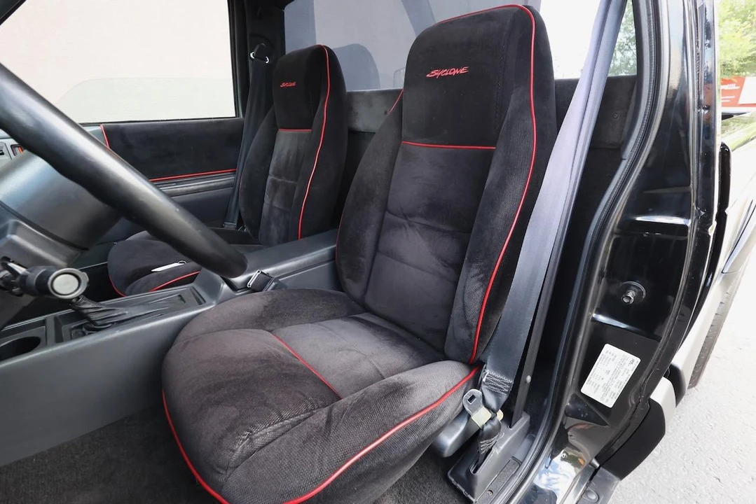 1991 GMC Syclone - Image 27 of 31