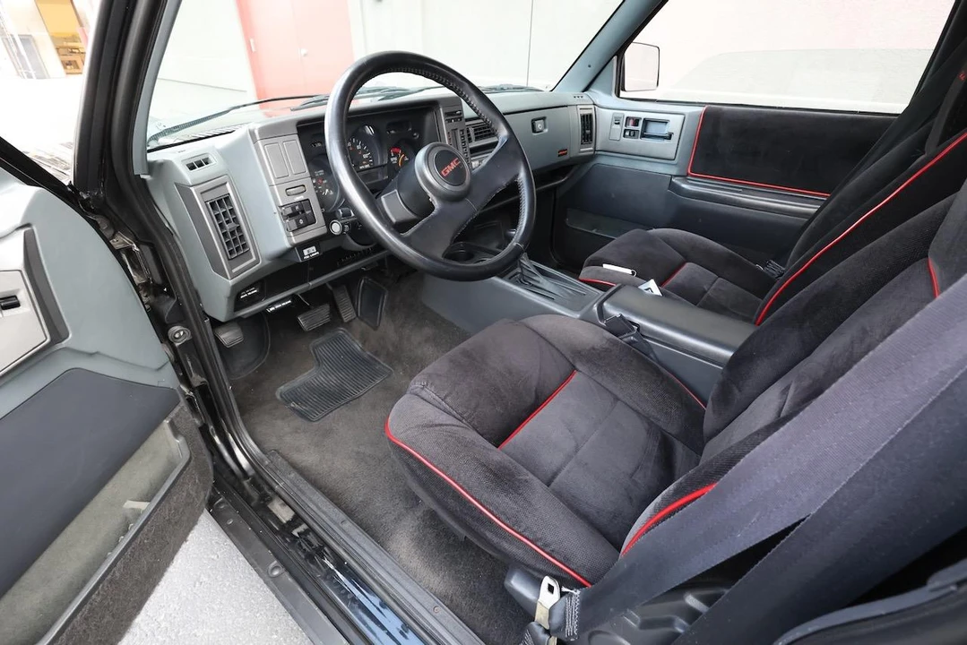 1991 GMC Syclone - Image 28 of 31
