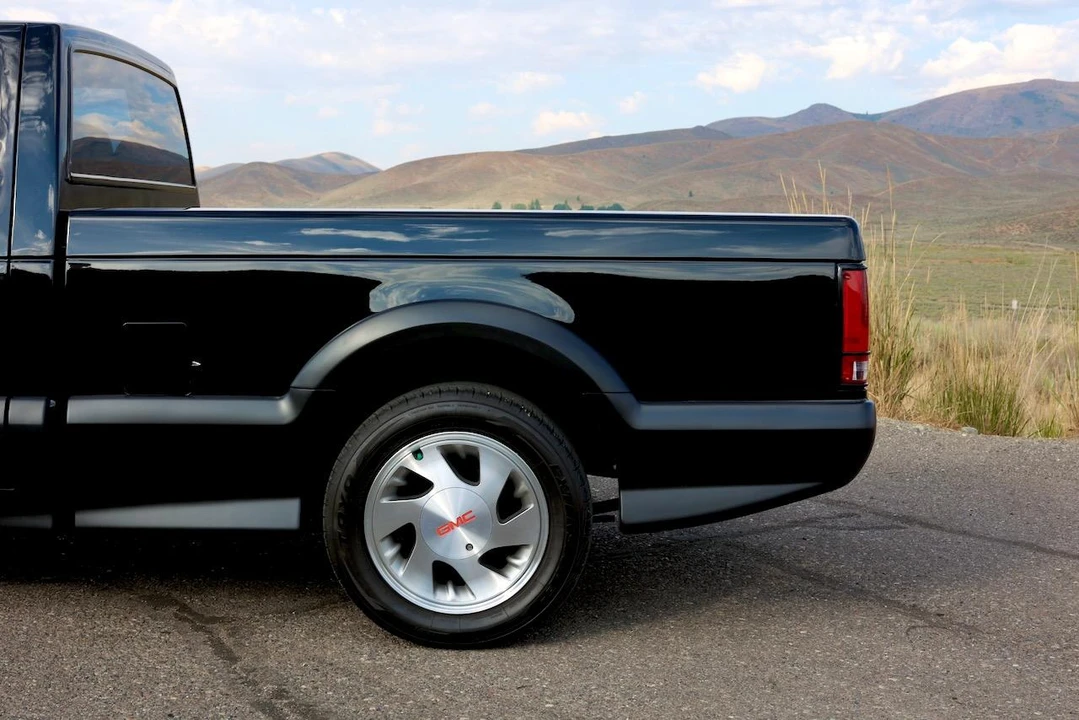 1991 GMC Syclone - Image 19 of 31