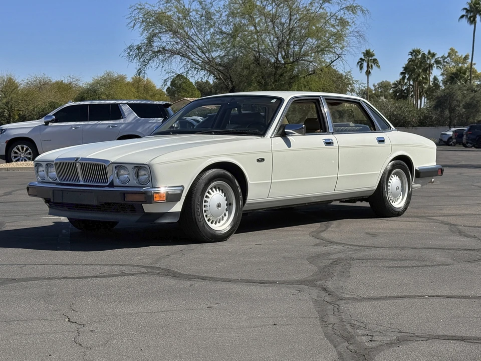 1991 Jaguar XJ40 XJ - Image 2 of 31