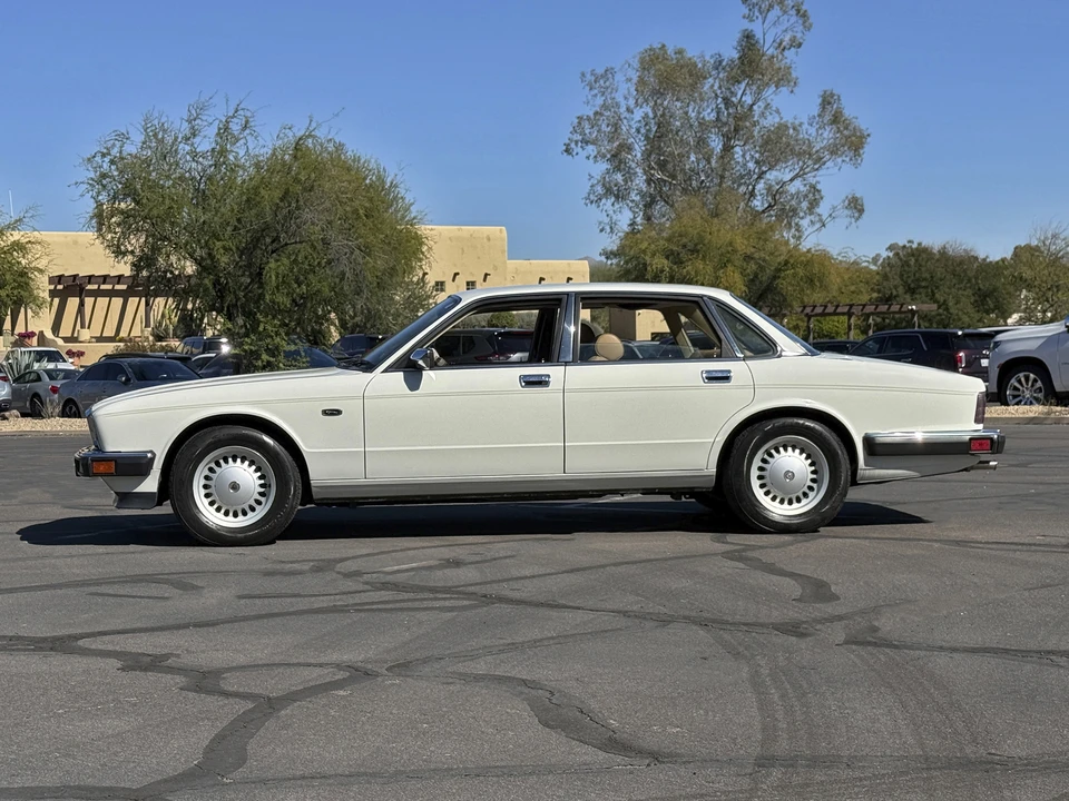 1991 Jaguar XJ40 XJ - Image 6 of 31