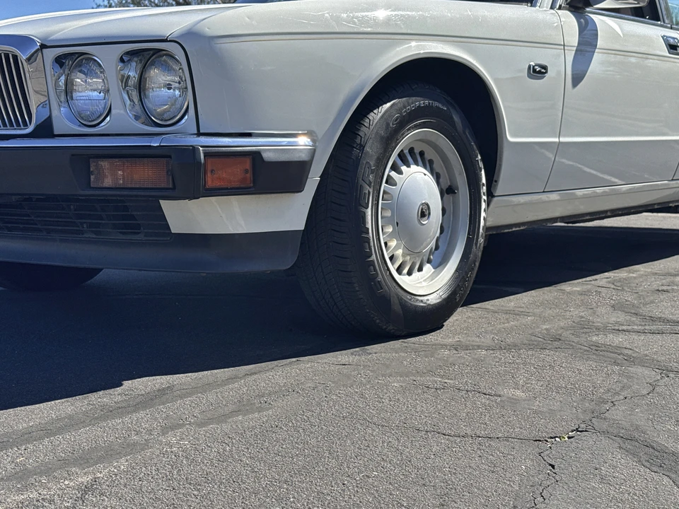 1991 Jaguar XJ40 XJ - Image 11 of 31
