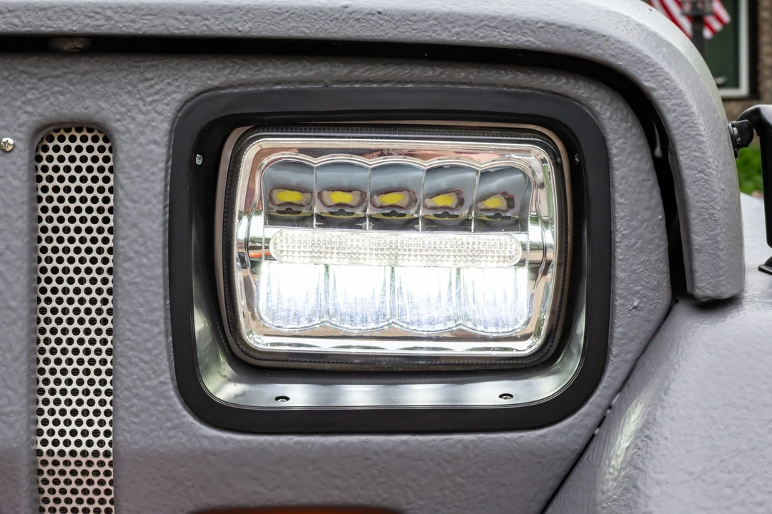 1992 Jeep YJ Wrangler - Image 14 of 31