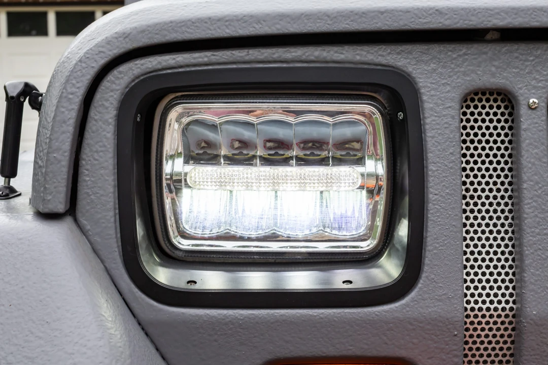 1992 Jeep YJ Wrangler - Image 13 of 31
