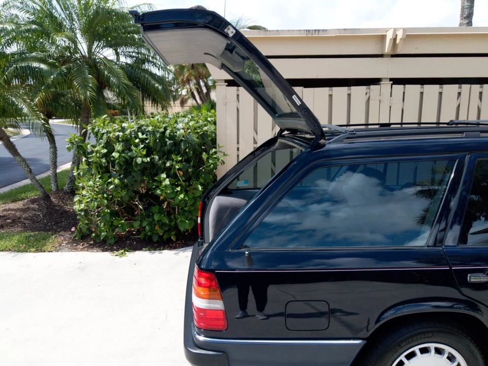 1992 Mercedes-Benz W124 E-Class - Image 27 of 31