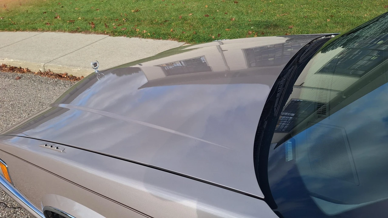 1993 Cadillac DeVille 7th Gen - Image 19 of 31